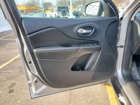 Certified 2020 Jeep Cherokee Trailhawk w/ Cold Weather Group image 8