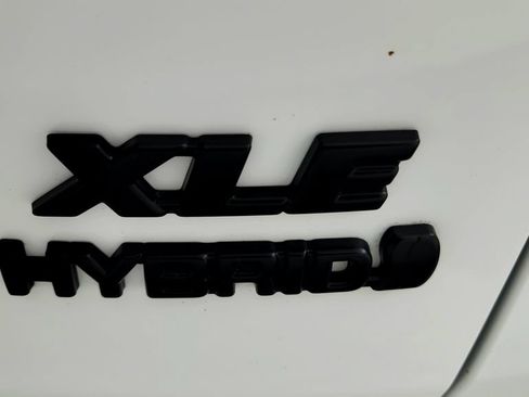 Used 2024 Toyota RAV4 XLE AWD/4WD image 14