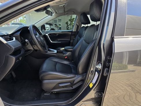 Used 2023 Toyota RAV4 LE FWD image 13