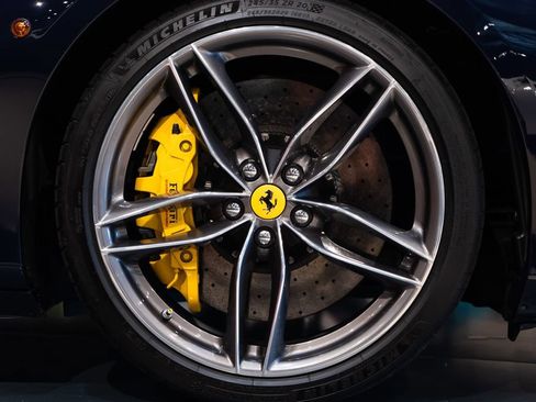 Used 2018 Ferrari 488 Spider RWD image 16