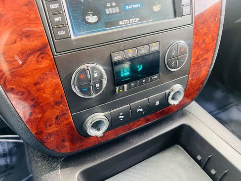 Used 2009 Chevrolet Tahoe 4WD Hybrid image 34