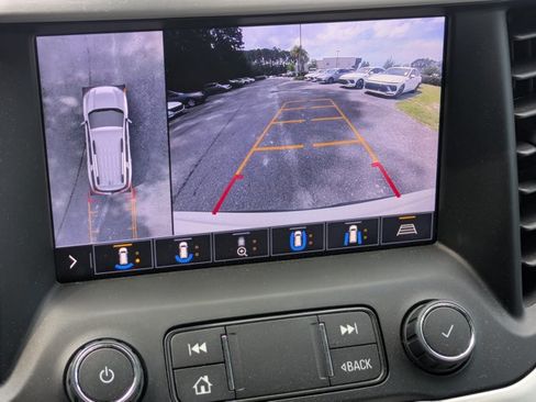Used 2020 GMC Acadia SLT w/ Driver Alert Package II FWD image 12