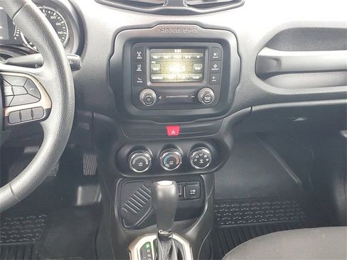 Used 2017 Jeep Renegade Sport w/ Power & Air Group image 12