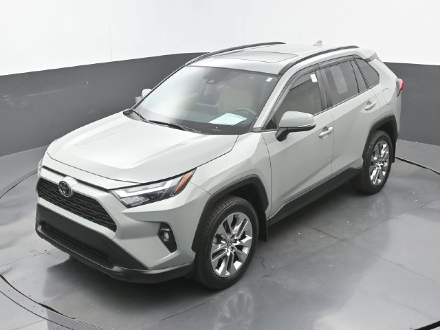 Used 2022 Toyota RAV4 XLE Premium FWD image 33