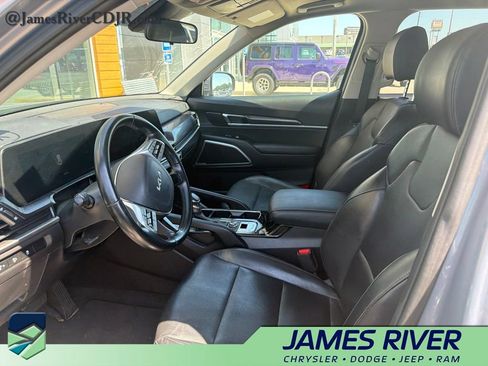 Used 2023 Kia Telluride S AWD/4WD image 2