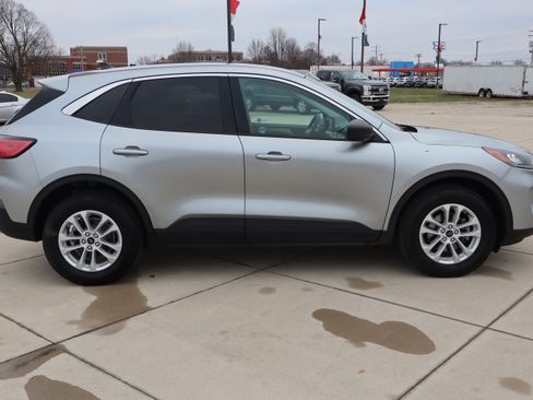 Used 2022 Ford Escape SE w/ Convenience Package image 4