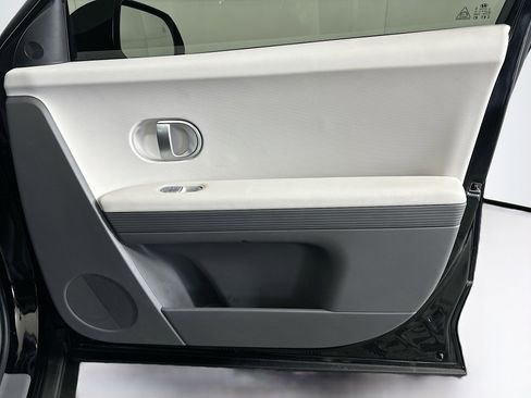 Used 2024 Hyundai Ioniq 5 SEL RWD image 32