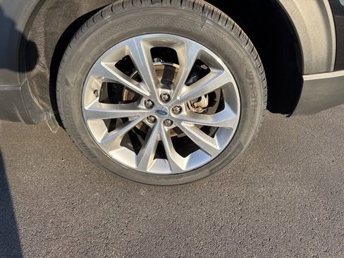 Used 2021 Ford Explorer Platinum w/ Equipment Group 601A image 27