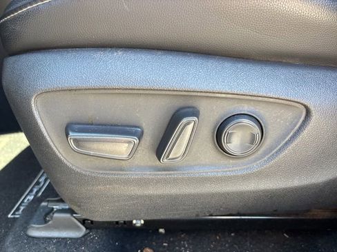 Used 2021 Toyota Highlander XSE AWD/4WD image 11