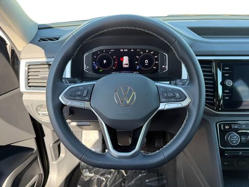 Used 2023 Volkswagen Atlas SE AWD/4WD image 12