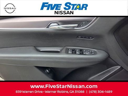 Used 2023 Cadillac XT6 Luxury image 32