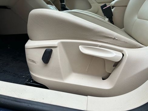 Used 2014 Volkswagen Tiguan SEL image 26