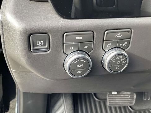 New 2026 GMC Sierra 1500 Elevation image 17