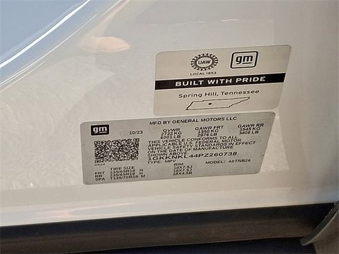 Used 2023 GMC Acadia SLE image 27