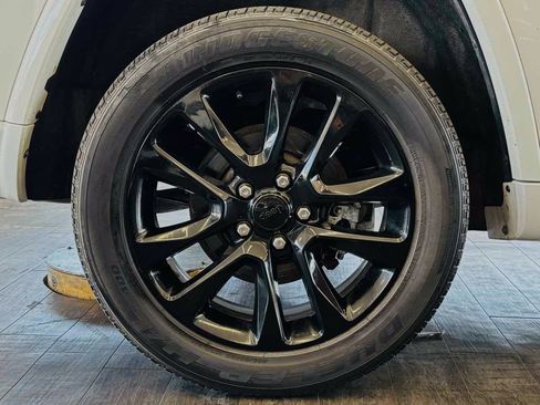 Used 2021 Jeep Grand Cherokee Laredo X AWD/4WD image 23
