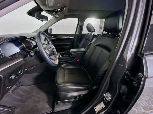 Used 2022 Jeep Grand Cherokee L Limited w/ Trailer Tow Group (B) image 13