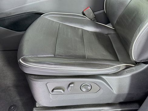 Used 2021 Cadillac Escalade ESV Premium Luxury image 23