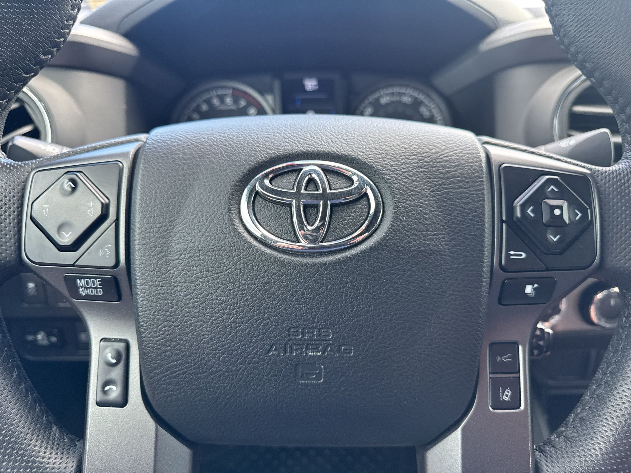 Certified 2023 Toyota Tacoma TRD Off-Road AWD/4WD image 14