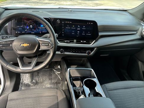 Used 2025 Chevrolet Equinox LT image 28