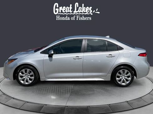 Used 2025 Toyota Corolla LE FWD image 2