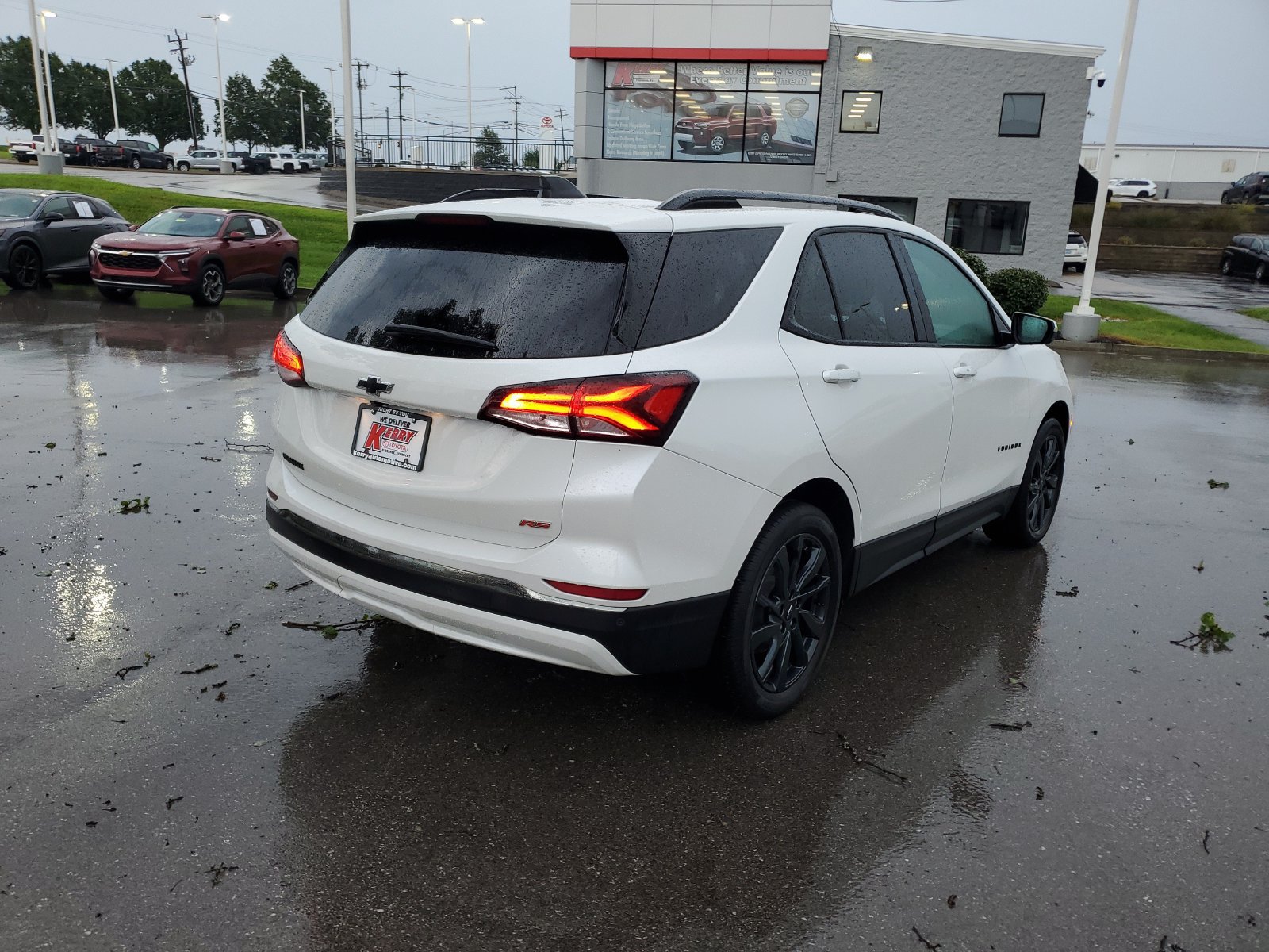 Used 2023 Chevrolet Equinox RS w/ RS Leather Package FWD image 4