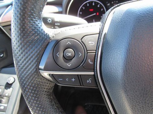 Used 2022 Toyota Avalon Limited image 15