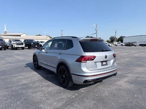 Used 2023 Volkswagen Tiguan SE R-Line FWD image 3