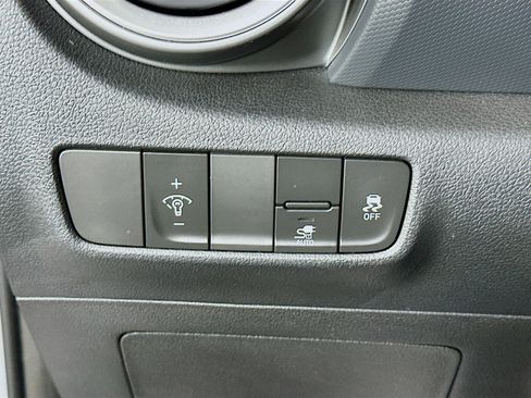 Used 2023 Hyundai Kona SE w/ Cargo Package image 16