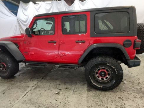 Used 2019 Jeep Wrangler Unlimited Rubicon w/ Dual Top Group AWD/4WD image 12