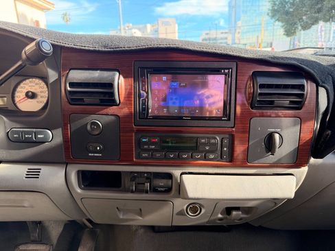 Used 2005 Ford F250 XLT RWD image 10