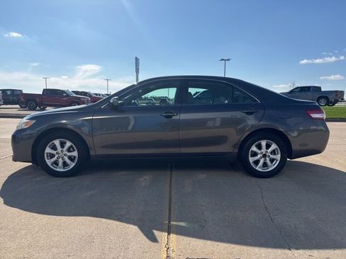 Used 2011 Toyota Camry LE w/ LE Extra-Value Pkg image 5