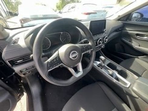Used 2025 Nissan Sentra SV image 9