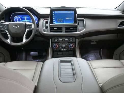 Used 2024 Chevrolet Tahoe Z71 w/ Luxury Package image 18