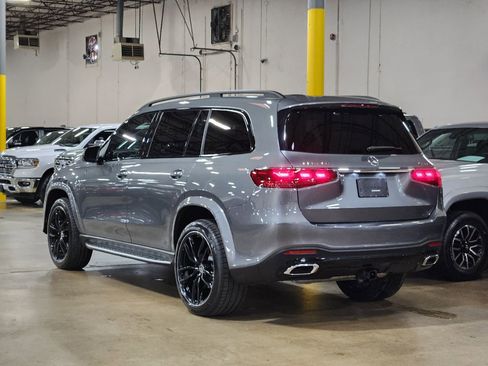 Used 2024 Mercedes-Benz GLS 450 4MATIC image 7