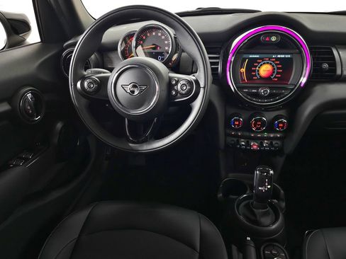 Used 2021 MINI Cooper 4-Door Hardtop FWD image 17