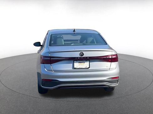 Used 2025 Volkswagen Jetta SE image 7