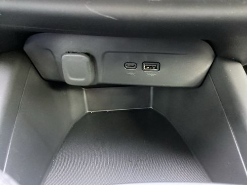 Used 2026 Chevrolet Trax RS FWD image 21