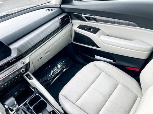 Certified 2024 Kia Telluride EX image 14