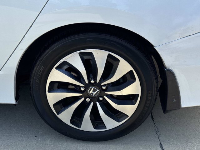 Used 2017 Honda Accord Hybrid Sedan image 4