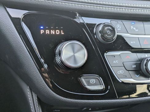 New 2026 Chrysler Pacifica Limited image 16