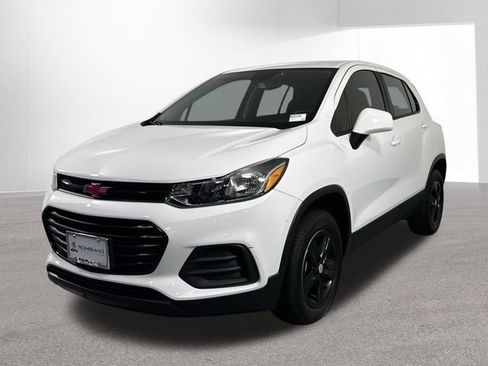 Used 2017 Chevrolet Trax LS AWD/4WD image 1