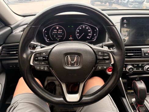Used 2018 Honda Accord Touring image 38