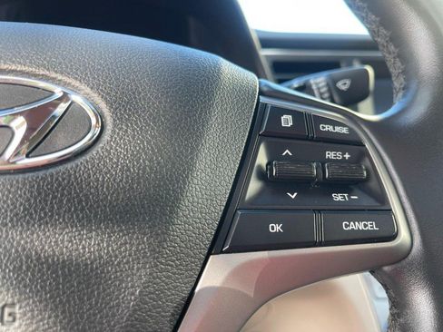 Used 2017 Hyundai Elantra Value Edition w/ Cargo Package FWD image 24