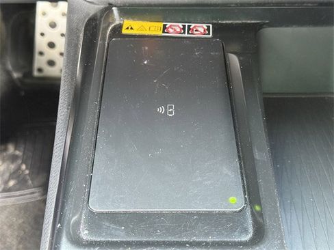 Used 2025 Toyota Camry SE image 22