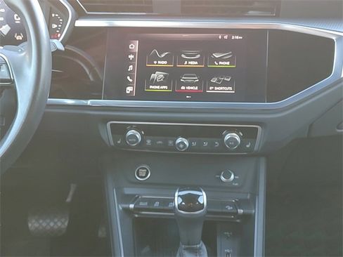 Used 2021 Audi Q3 2.0T Premium Plus w/ Premium Plus Package image 16