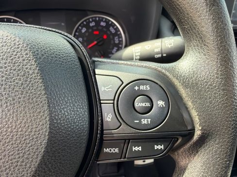 Used 2021 Toyota RAV4 LE AWD/4WD image 21