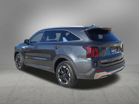 Certified 2024 Kia Sorento S image 4