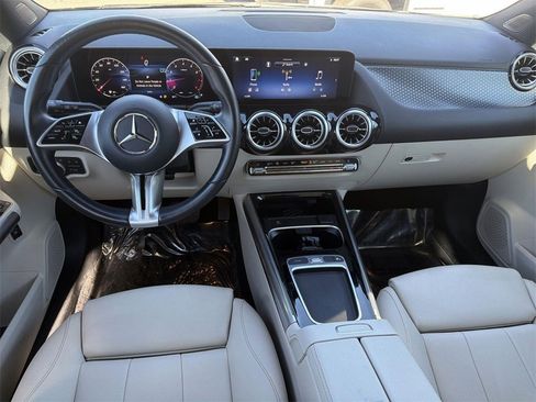 Used 2025 Mercedes-Benz GLA 250 image 6