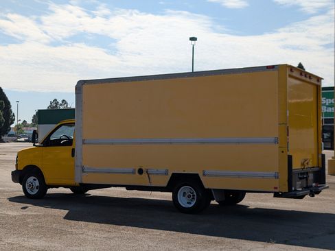 Used 2008 GMC Savana 3500 image 5