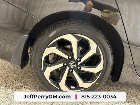 Used 2017 Honda Accord EX-L image 32